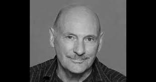 Mike Pinder, cofundador do The Moody Blues, morre aos 82 anos