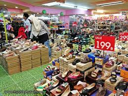 Setelah hari pertama di hatyai kami ikut tour songkhla, hari ini kami hanya fokus untuk sightseeing city, culinary, dan window shopping mengitari beberapa swalayan di hatyai, pada beberapa jenis makanan masih terdapat lebel halal, jadi gak usah cemas kalau susah dapat makanan halal disini. Misi Jalan Jalan Cari Makan Di Hatyai 2 Hari 1 Malam Husniey Husain