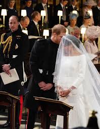 Des experts en langage corporel ont décrypté la photo officielle de mariage de meghan et harry. Mariage Princier La Petite Phrase Qu A Chuchotee Harry A Meghan Quand Elle Est Entree Dans L Eglise Elle