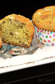 Muffins Au The Matcha Noix De Pecan Et Chocolat Blanc Recette En 2020 Chocolat Blanc Muffin Chocolat Recette Muffin