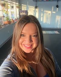 Jess Gannon's Instagram, Twitter & Facebook