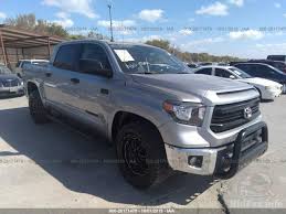 2016 silver tundra sr5 lifted pro comp lift, towing mirrors, fuel rims, toyo a/t, nav, viper remote start. Toyota Tundra Crewmax Sr5 Trd Pro 2016 Silver 5 7l Vin 5tfdw5f16gx549099 Free Car History