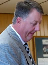 Police officer's post-termination hearing draws crowd