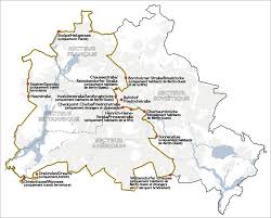 Le mur reste omniprésent à berlin même s'il n'en reste que 1,5 km : Postes Frontieres De Berlin Wikipedia