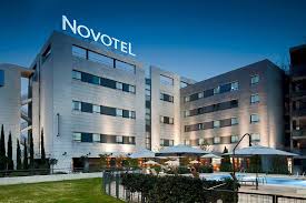 Questo luminoso e arioso hotel a 4 stelle si trova nel centro commerciale di madrid, ben collegato con i mezzi pubblici a molte delle principali attrazioni della città. Exe Madrid Norte Hlx