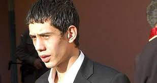 Çok sayıda cinayet ve silahlı yaralama olayına karıştığı iddiasıyla i̇stanbul ve eyüp adliyelerinde yargılanan nuri ve kardeşi vedat. Karagumruk Cetesi Elebasi Nuri Ergin In Oglu Firar Etti Sayfa 3 Son Dakika Haberler