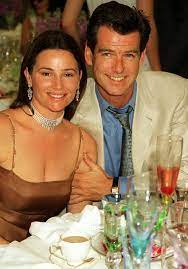 Keely shaye smith / age Keely Shaye Smith Married Life With Husband Pierce Brosnan Kids Weight Loss Net Worth In 2020