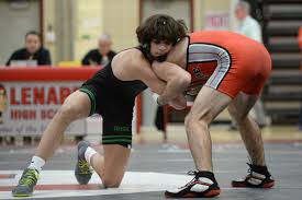 Compelling weight classes and what to watch for at wrestling Districts  25-32