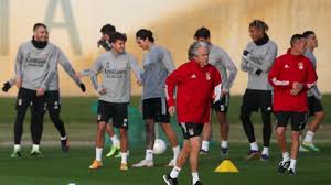 A página do sl benfica em flashscore.pt oferece resultados em directo, livescores, classificações e detalhes do jogo (marcadores, cartões vermelhos, penaltys, etc). Nacional Recusou Pedido Do Benfica Para Adiar Jogo De Amanha Dnoticias Pt