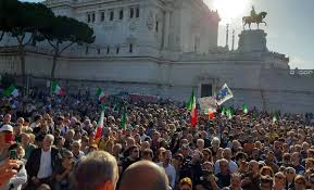 Leggi le anteprime, gli approfondimenti, le intervisite e le foto sull'argomento: Migliaia Di Italiani Protestano A Roma Per L Uscita Dall Ue E Dalla Nato Manifestazione Censurata Dai Media Nazionali Tutti I Video