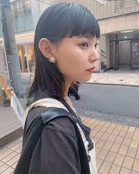 次の髪型候補に ワイドバング で作る旬のぱっつん前髪スタイル キナリノ 前髪 スタイル ぱっつん前髪 前髪