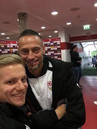 Stadionsprecher holger laser fragt fan: Von Unruh Physio Ein Gluckliches Ende Fur Den Vfb Stuttgart Das Fanden Auch Jorn Und Der Stadionsprecher Holger Laser Beim Spiel Vfb Stuttgart Vs 1 Fc Koln Am Freitag Abend Facebook