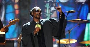 Snoop Dogg Takes The Stage Tells Story Of Redemption