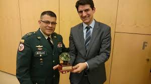 El capitán de fragata reynolds fue asesinado la pasada noche, aproximadamente a las 2:00 a.m. Konrad Adenauer Stiftung Oficina De La Fundacion En Colombia Seminario Fuerzas Militares En La Democracia