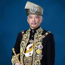 Istiadat pertabalan berlangsung dengan gi. Warisan Raja Permaisuri Melayu Khas Sempena Pertabalan Yang Di Pertuan Agong Ke 16 Pakaian Istiadat Yang Di Pertuan Agong