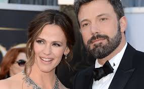 Jennifer Garner está namorando empresário e Ben Affleck quer que a ex seja  feliz, diz fonte