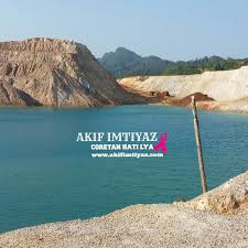 Terletak di lokasi paling selatan dalam malaysia, kini makin banyak tempat menarik di johor bahru yang ditawarkan untuk pengunjung. Tasik Biru Di Kemaman Terengganu Akif Imtiyaz