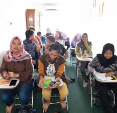 Program pendidikan luar sekolah dan pendidikan kesetaraan sesuai keberadaan dan kebutuhan a. Profil Sekolah Sekolah Paket C