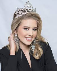 Katie Dowell's Instagram, Twitter & Facebook