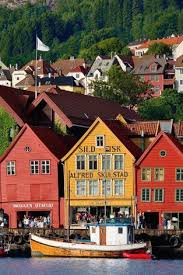Bergen Norway A Coastal City With Lots Of Charm Vackra Platser Norge Och Resor