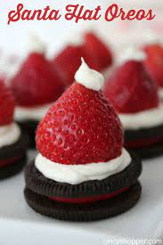Santa Hat Oreos Recipe Recipe Oreo Recipes Easy Holiday Desserts Krispie Treats Christmas