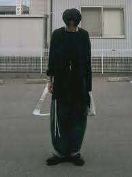 n f hender schemeのネックレスを使ったコーディネート wear スタイル モデル 腰回り
