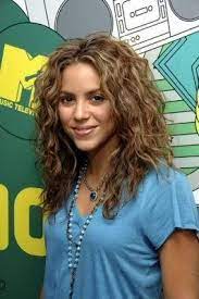 Plz Help Describe This Haircut Pics Curltalk Medium Curly Hair Styles Curly Hair Styles Naturally Shakira Hair