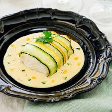 Kabeljau Ruckenfilet In Zucchini Tagliatelle Auf Safransauce Rezepte Gerichte Mit Zucchini Fischrezepte