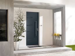 Les Plus Belles Portes D Entree Porte D Entree Design Traditionnelle Pivotante Avec Ou Deux P Porche Entree Maison Entree Maison Moderne Idee Entree Maison
