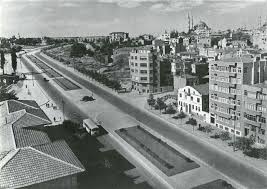 Ataturk Bulvari Aksaray Bolumu 1947 Fotografci Othmar Pferschy Http Ift Tt 2hdohu6 Seyahat Tutkusu Istanbul Resimler