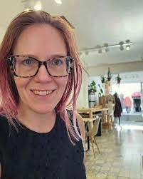 Isabelle Winter's Instagram, Twitter & Facebook