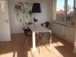 Ob apartment, zimmer oder ferienwohnungen in berlin zentrum oder stadtrandlage, übernachtung schon jetzt günstig deine city unterkunft in berlin buchen. Privat Wohnung Berlin Wilmersdorf Klassisch Esszimmer Berlin Von Parkett Direkt Manufaktur Houzz