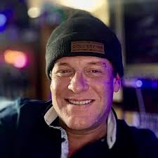 Singer seeking pop/rock band recommendations?