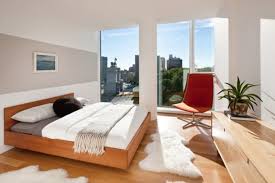 A minimalist bedroom does not have stacks of throw pillows. 17 Sleek Minimalist Bedrooms For Real Enjoyment
