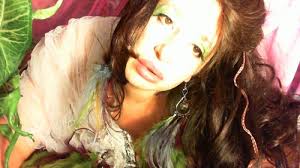 Feaoponafi kashmir belly dance performer