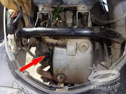 Untuk mengganti busi motor honda beat karbu dan beat injeksi harus membuka cover center body atau biasa disebut cover tutup klep. D Laiqa Arena Mengganti Busi Honda Beat Fi
