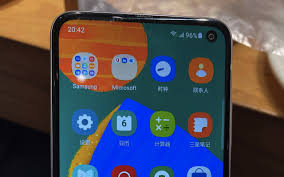 Samsung Galaxy F52 5G hands-on photos ...