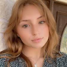 Lisa Halford (heyyitslisa)