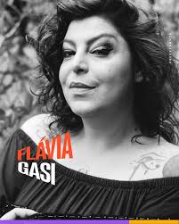 Flávia Gasi (@flaviagasi) possui mais de 23 anos de experiência em  jornalismo e comunicação no mercado gamer e de cultura pop como escritora e  editora. Foi premiada pelo troféu Angelo Agostini por