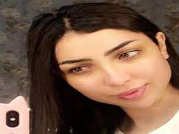 إطلالات دنيا بطمة ليست الوحيدة التي تثير الجدل، وإنما تحدث الفنانة المغربية ضجة من وقت لآخر بتغير ملامحها، وهو ما يرجعه بعض متابعيها لاستخدام بعض حيل المكياج، فيما يعتبره آخرون تأثير عمليات التجميل عليها. Ø¯Ù†ÙŠØ§ Ø¨Ø·Ù…Ø© Ø¨Ø¯ÙˆÙ† Ù…ÙƒÙŠØ§Ø¬ Ø§Ù‡Ù… ØµÙˆØ± Ù„Ø¯Ù†ÙŠØ§ Ø¨Ø·Ù…Ø© Ø¨Ø¯ÙˆÙ† Ù…ÙŠÙƒ Ø§Ø¨ Ù‡Ù„ ØªØ¹Ù„Ù…