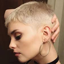 Hairstyle for Woman with Shorthair
