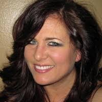 Lisa Handley's Instagram, Twitter & Facebook