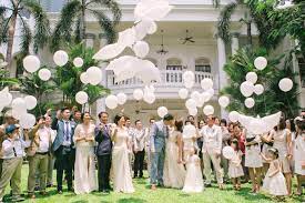 An Intimate Garden Wedding At Hotel Majapahit Surabaya Bridestory Blog Garden Wedding Wedding Beautiful Wedding Photos