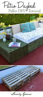 Adorn an empty stubborn corner with an easy to make pallet sofa seat and put some magazines within easy reach. 31 Diy Pallet Furniture Ideas