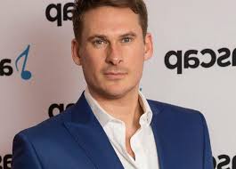 Lee ryan's girlfriend verity paris has given birth to a baby girl. Blue Singer Lee Ryan Welcomes Third Child As Girlfriend Verity Paris Gives Birth Showcelnews Com