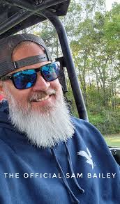 Happy Friday Fam! 🤘😎