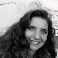 Julia Carl's Instagram, Twitter & Facebook