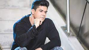 Jerry Rivera llega a los 50 años con cara de niño – La Mañana