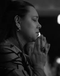 🔥 DOMINGO DE CIELO ABIERTO 🔥 Con la Pastora Dina Reyes desde Panamá,  vivimos un encuentro que nos sacudió por dentro. Palabra viva. Corazones  rendidos. Fe encendida. Dios habló… y muchos respondieron