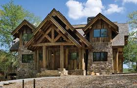 Post and beam construction uses glulam beams or natural timber placed on vertical posts to create expansive living spaces. Pin On Mountain Houses